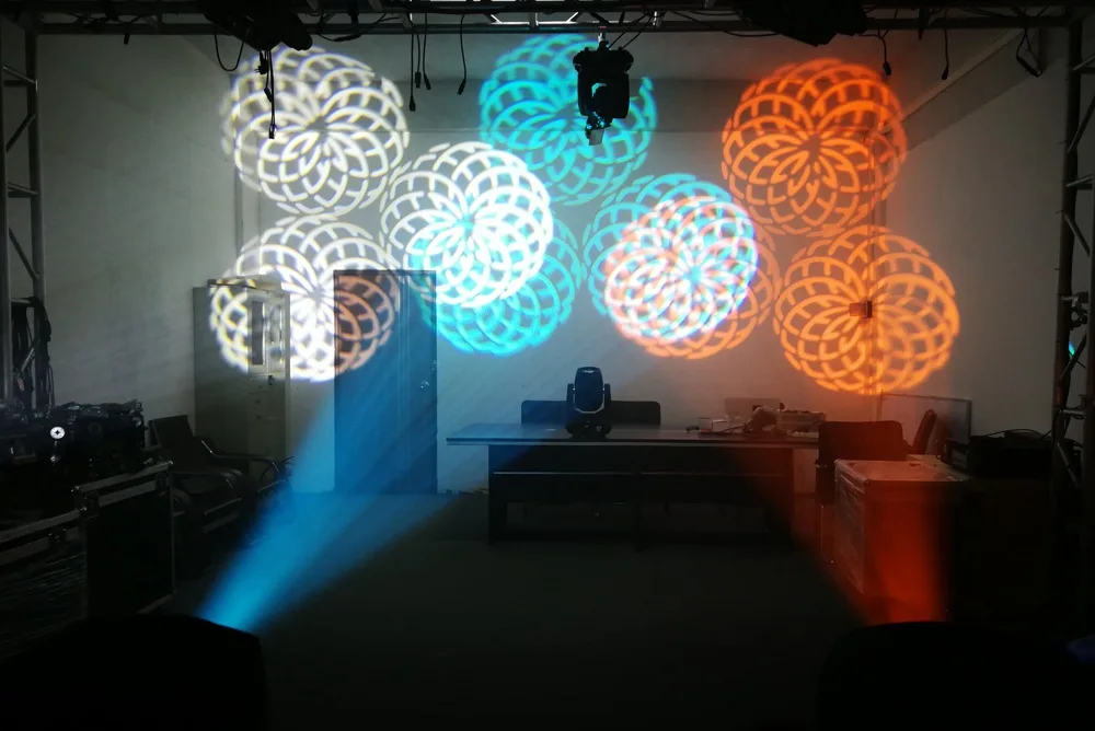 2Pcs/Lot 200W LED Spot Beam Wash 3IN1 Moving Head Light 6/18 Channels Stage Music Light Professional For DJ Disco Night light
2Pcs/Lot 200W LED Spot Beam Wash 3IN1 Moving Head Light 6/18 Channels Stage Music Light Professional For DJ Disco Night light