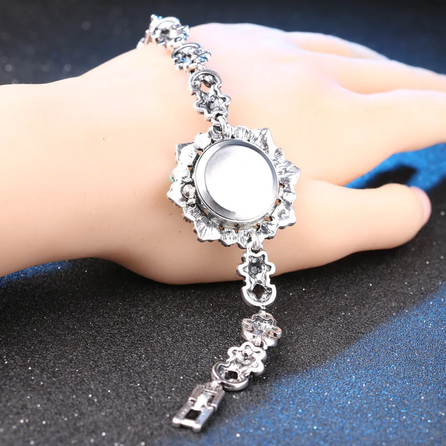 2018 Retro Look Exquisite Decorative Watch Turkey Jewelry For Women Floral Crystal Bracelets Watch For Women Silver Plated
2018 Retro Look Exquisite Decorative Watch Turkey Jewelry For Women Floral Crystal Bracelets Watch For Women Silver Plated