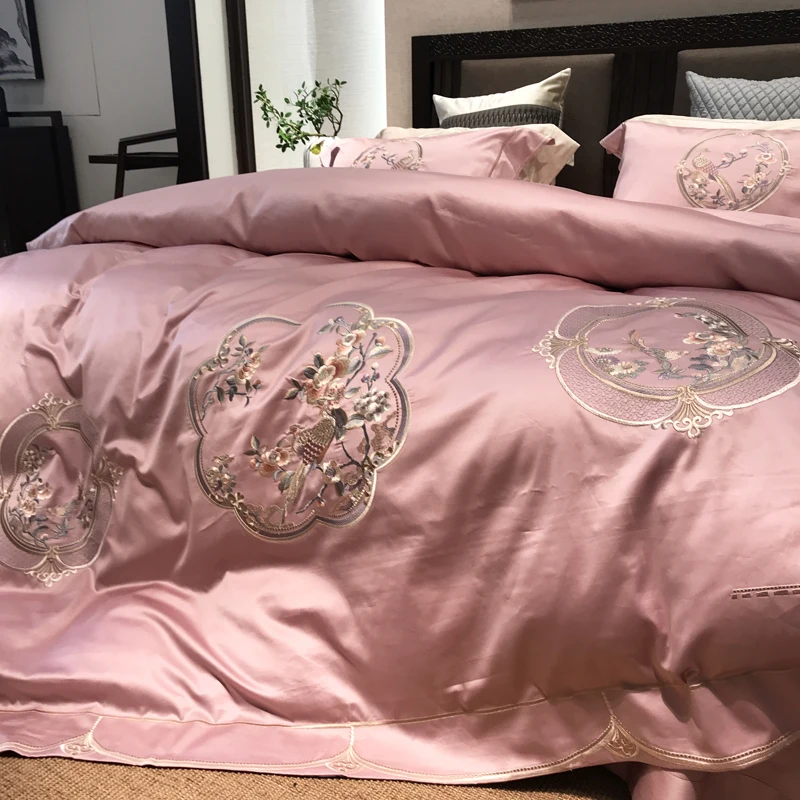 New Pink White 100S Egyptian cotton Embroidery Royal Bedding sets Queen King Luxury Duvet cover Bed sheet set Pillowcases 4/6pcs
New Pink White 100S Egyptian cotton Embroidery Royal Bedding sets Queen King Luxury Duvet cover Bed sheet set Pillowcases 4/6pcs