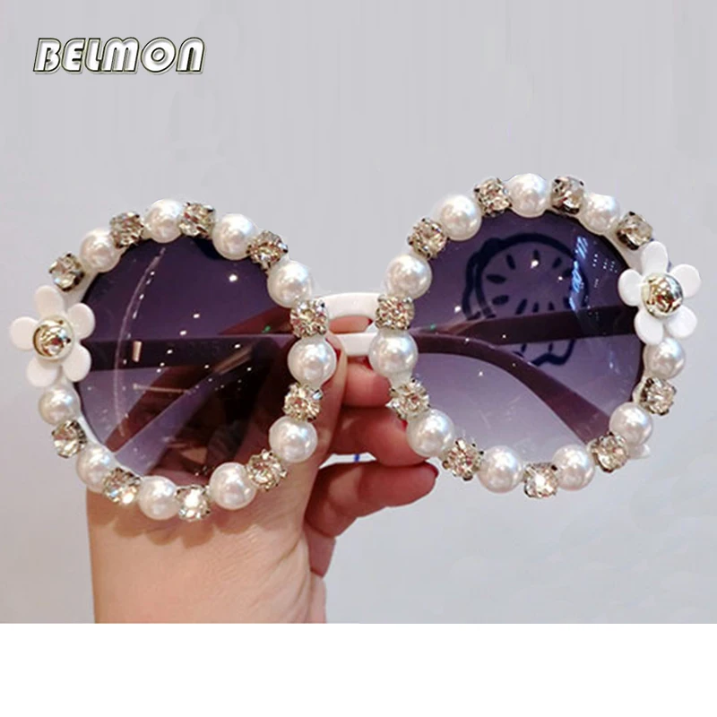 Belmon Baroque Sunglasses Women Brand Round Rhinestone Flower Sun Glasses For Ladies UV400 Oculos de Sol Female Sunglass RS661
Belmon Baroque Sunglasses Women Brand Round Rhinestone Flower Sun Glasses For Ladies UV400 Oculos de Sol Female Sunglass RS661