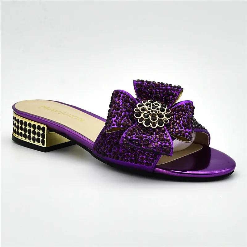 Latest Ladies Sandals with Heels Pumps Women Shoes Rhinestone Wedding Slip on Shoes for Women Luxury Sandals Women Party Shoes
Latest Ladies Sandals with Heels Pumps Women Shoes Rhinestone Wedding Slip on Shoes for Women Luxury Sandals Women Party Shoes
