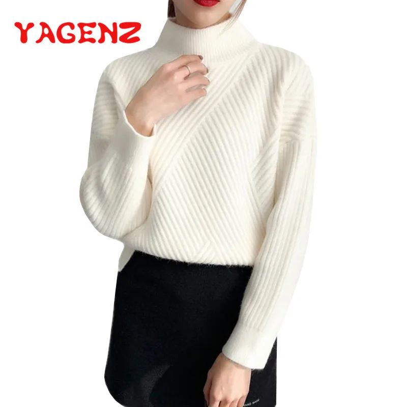 Женский Теплый трикотажный свитер-водолазка на осень и зиму
Женский Теплый трикотажный свитер-водолазка на осень и зиму