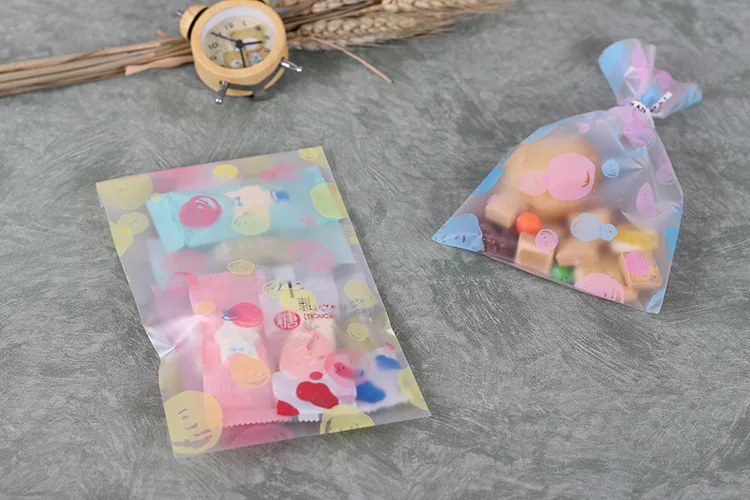 200PCS Cute Color Dot Cookie Plastic Bags Biscuit Cellophane Bags Wedding Favors and Gift Party Candy Bags Party Supplies
200PCS Cute Color Dot Cookie Plastic Bags Biscuit Cellophane Bags Wedding Favors and Gift Party Candy Bags Party Supplies