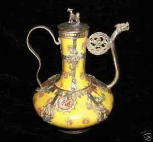 carving Tibetan silver Fashion Rare china Yellow silver teapots porcelain Tibet pot tools wedding Decoration Brassroom Art
carving Tibetan silver Fashion Rare china Yellow silver teapots porcelain Tibet pot tools wedding Decoration Brassroom Art