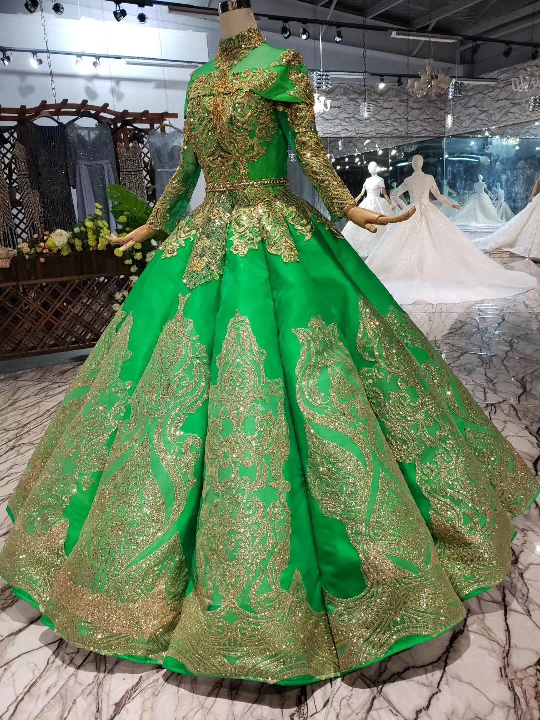 High Neck Arabic Evening Dresses With Long Sleeves Crystal Rhinestones Gold Lace Prom Dresses Green Dubai Prom Formal Dresses
High Neck Arabic Evening Dresses With Long Sleeves Crystal Rhinestones Gold Lace Prom Dresses Green Dubai Prom Formal Dresses