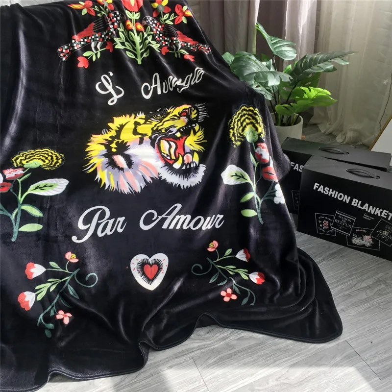 2019 Autumn Winter Flannel Blanket Personality Fashion Double-sided Lunch Break Blanket Goddess Blankets Coral Fleece Blankets
2019 Autumn Winter Flannel Blanket Personality Fashion Double-sided Lunch Break Blanket Goddess Blankets Coral Fleece Blankets