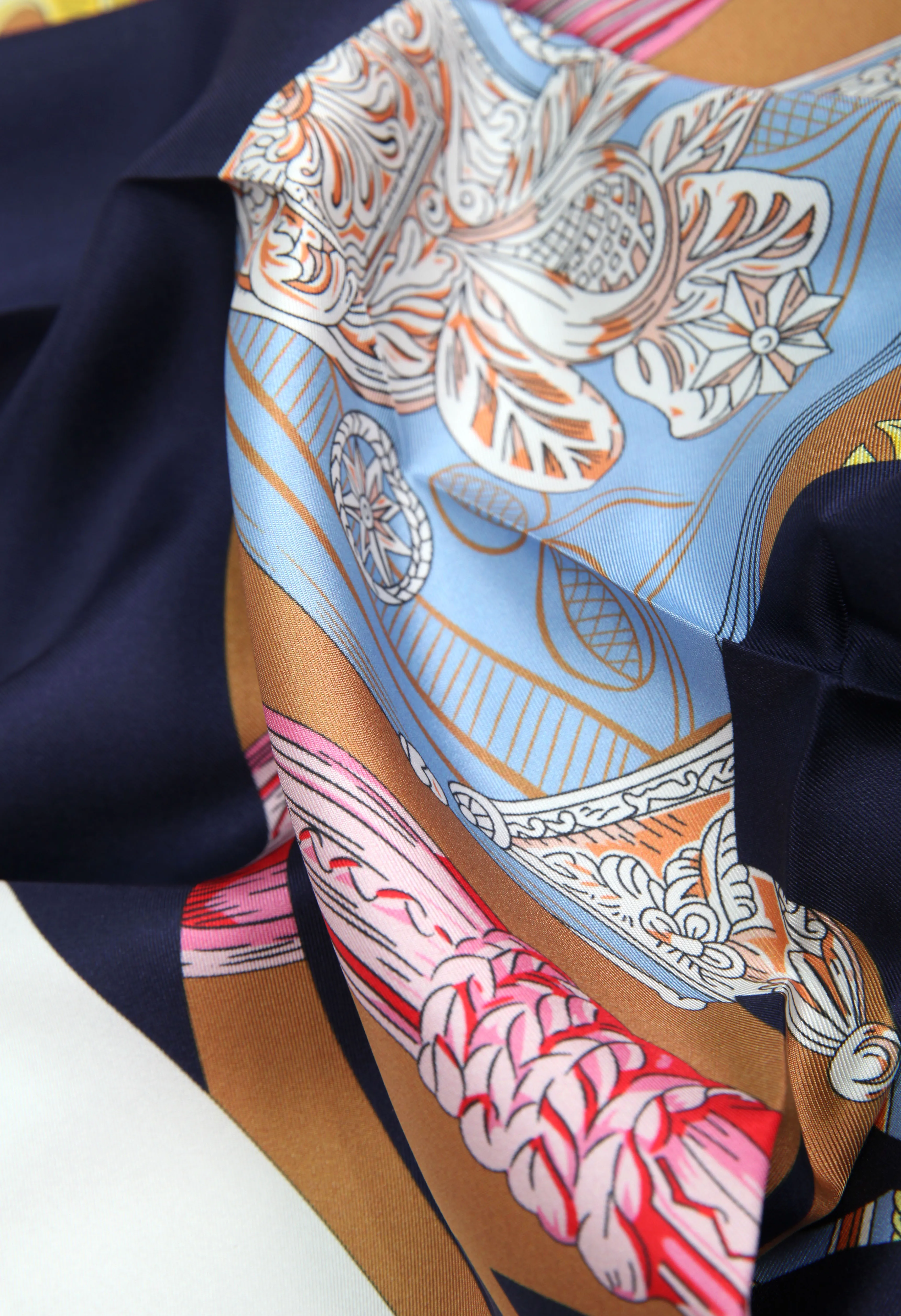 Элегантный шарф ручной работы из 100% саржевого шелка | Аксессуары для одежды