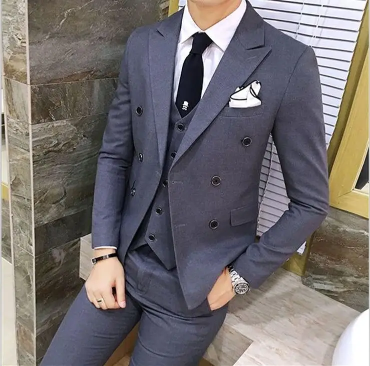 2018 Tailor Smoking Grey Men Suit Business Slim Fit Groom 3 Piece Wedding Suits Tuxedo Prom Blazer Masculino Jacket+Pant+Vest
2018 Tailor Smoking Grey Men Suit Business Slim Fit Groom 3 Piece Wedding Suits Tuxedo Prom Blazer Masculino Jacket+Pant+Vest