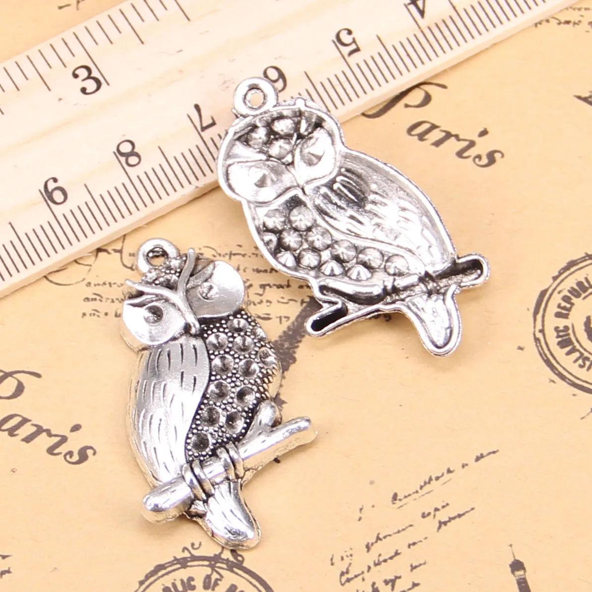 28pcs Charms For Jewelry Making owl 41x22mm Antique Silver Plated Pendants DIY Handmake Tibetan Silver Bracelet Necklace
28pcs Charms For Jewelry Making owl 41x22mm Antique Silver Plated Pendants DIY Handmake Tibetan Silver Bracelet Necklace