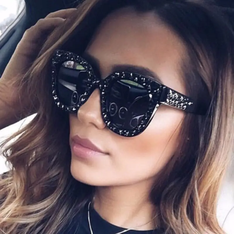 Luxury Rectangle Sunglasses Women Brand Designer PC Frame Gradient Lens Classic Rivet Shades Female Male Fashion Eyewear UV400
Luxury Rectangle Sunglasses Women Brand Designer PC Frame Gradient Lens Classic Rivet Shades Female Male Fashion Eyewear UV400