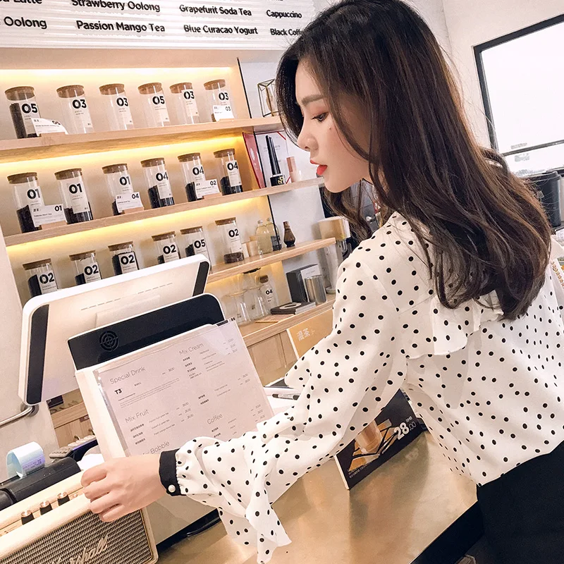 New spins unlined upper garment of female spring fashion small unlined upper garment lace wave point render unlined upper
New spins unlined upper garment of female spring fashion small unlined upper garment lace wave point render unlined upper