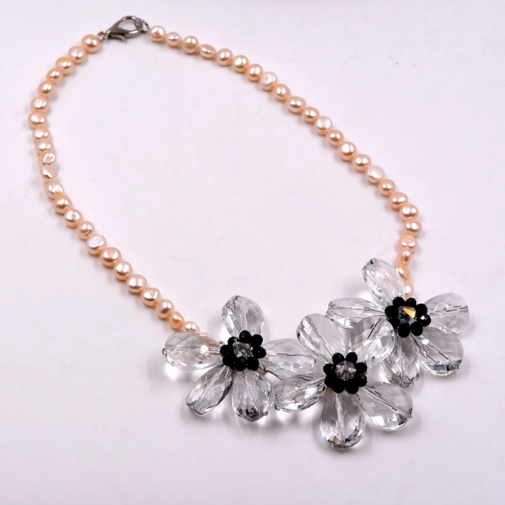 2017 Europe brand Luxury pink pearl Big white flower pendant necklace For Women Jewelry HOT
2017 Europe brand Luxury pink pearl Big white flower pendant necklace For Women Jewelry HOT