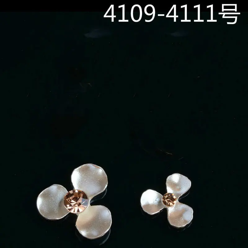 50PCS/lot Fashion Crystal Flower Charms Fit DIY Bracelet Necklace Pendant Charms Silver Color Enamel Floating Charm
50PCS/lot Fashion Crystal Flower Charms Fit DIY Bracelet Necklace Pendant Charms Silver Color Enamel Floating Charm