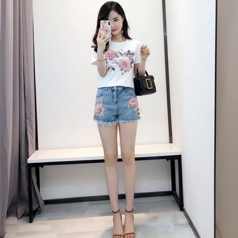 Summer Embroidered Flares Dimensional Flower Womens 2Pcs Outfits Short Sleeve O-Neck Pullover T-Shirts Straight Hot Denim Shorts
Summer Embroidered Flares Dimensional Flower Womens 2Pcs Outfits Short Sleeve O-Neck Pullover T-Shirts Straight Hot Denim Shorts