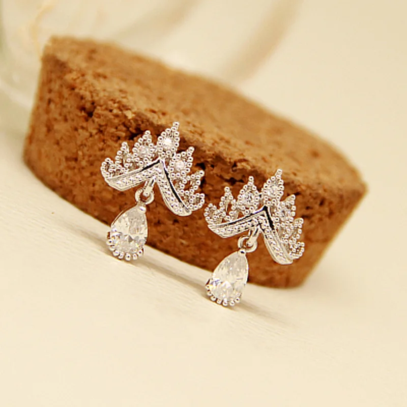 Charm Crown Design 925 Sterling Silver Earrings For Ladies With AAA+ Austrian Rhinestone Accessories Women/Girls Jewelry
Charm Crown Design 925 Sterling Silver Earrings For Ladies With AAA+ Austrian Rhinestone Accessories Women/Girls Jewelry