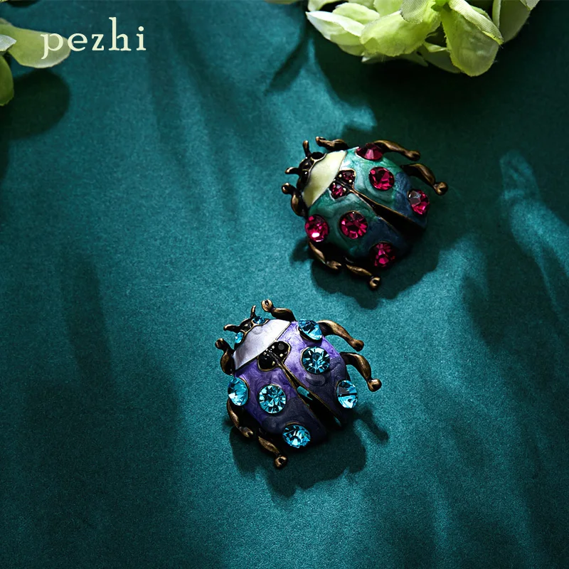 European and American style dress brooch vivid seven-star ladybug painting oil brooch fashion exquisite animal brooch cl
European and American style dress brooch vivid seven-star ladybug painting oil brooch fashion exquisite animal brooch cl