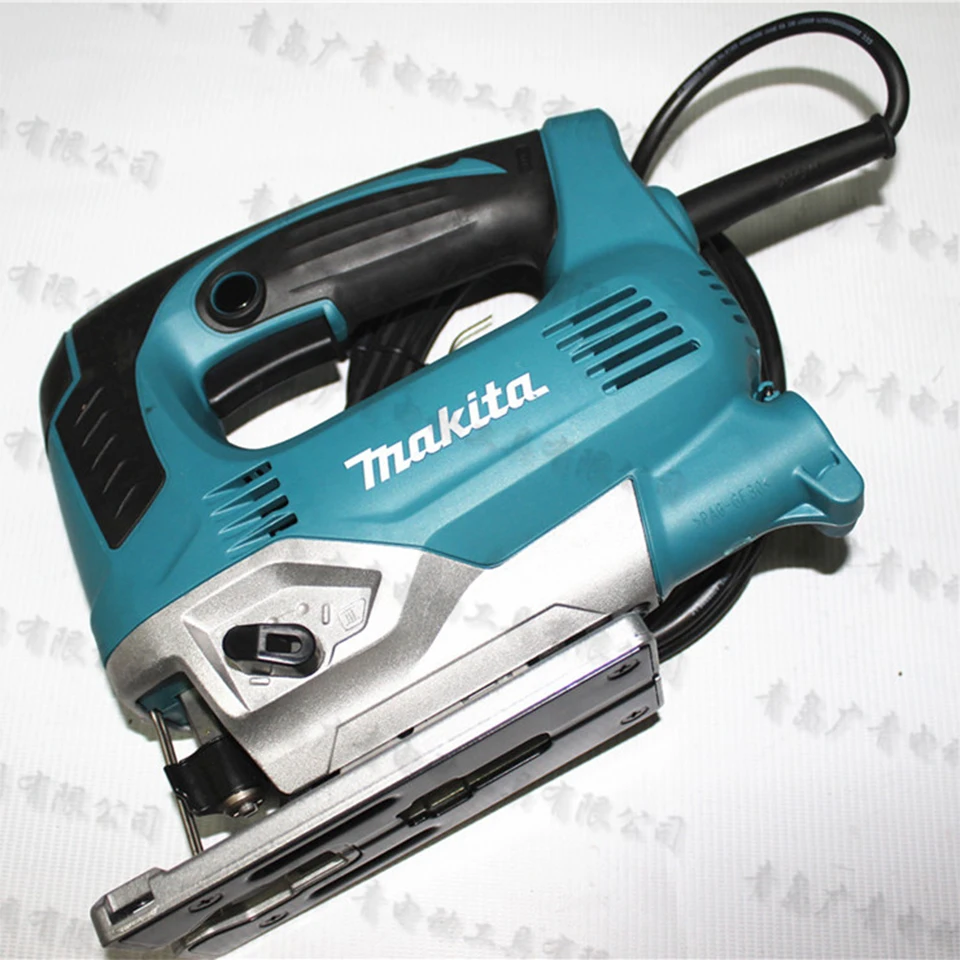 Japan Makita JV0600K Curve saw Speed Regulating Electric Reciprocating Saw Carpentry Metal Cutting Saw 650W 500 ~ 3100rpm
Japan Makita JV0600K Curve saw Speed Regulating Electric Reciprocating Saw Carpentry Metal Cutting Saw 650W 500 ~ 3100rpm