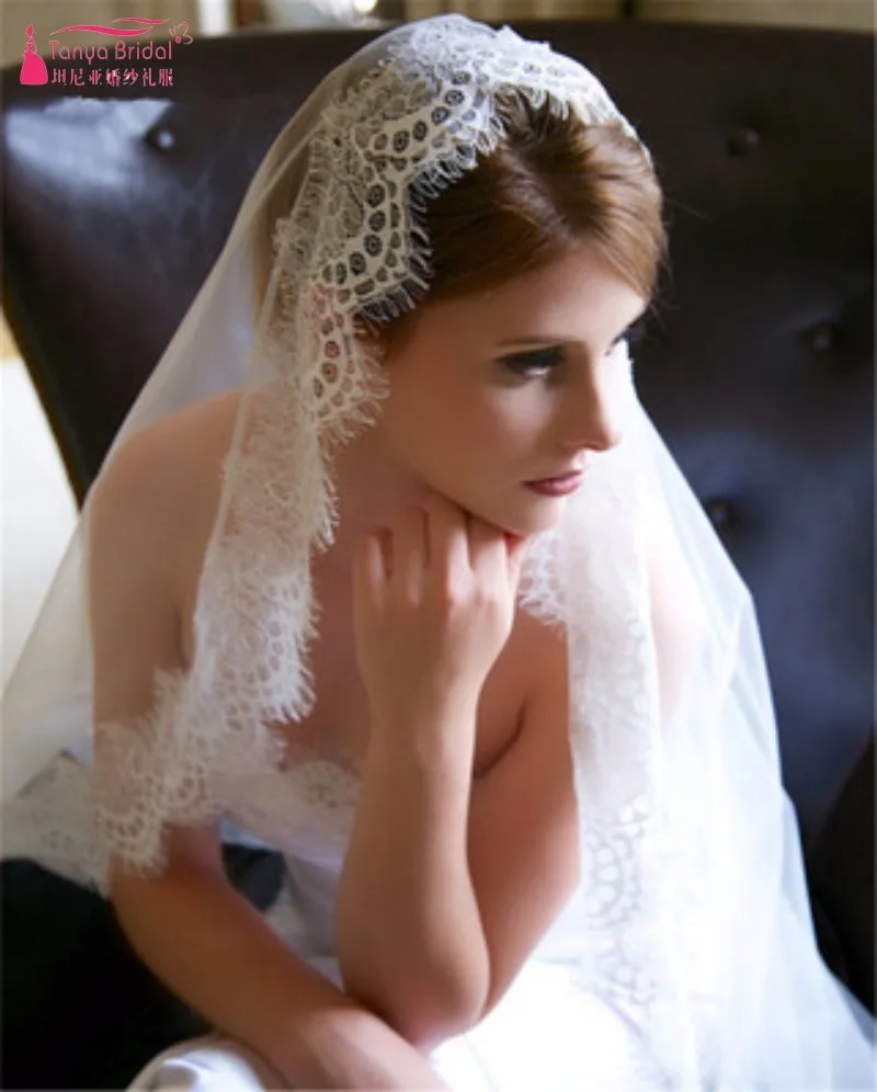 Simple Lace Long Veil 3 meters White/Ivory Lace Edge Tulle Wedding Bridal Veils In Stock Real Photo Veil Accesories DQG938
Simple Lace Long Veil 3 meters White/Ivory Lace Edge Tulle Wedding Bridal Veils In Stock Real Photo Veil Accesories DQG938
