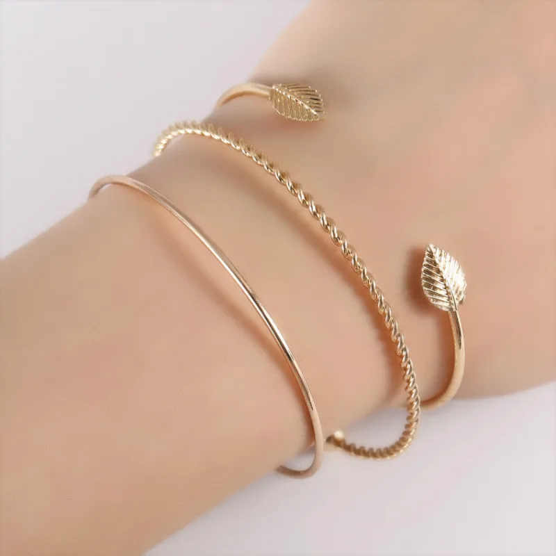 2018 new European and American fashion simple personality leaves three sets of open bracelets
2018 new European and American fashion simple personality leaves three sets of open bracelets