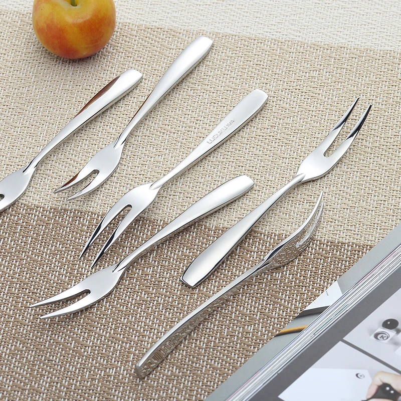 6 pcs of fashionable fruit fork Tea fork set stainless fork dessert creative Restaurant tableware
6 pcs of fashionable fruit fork Tea fork set stainless fork dessert creative Restaurant tableware