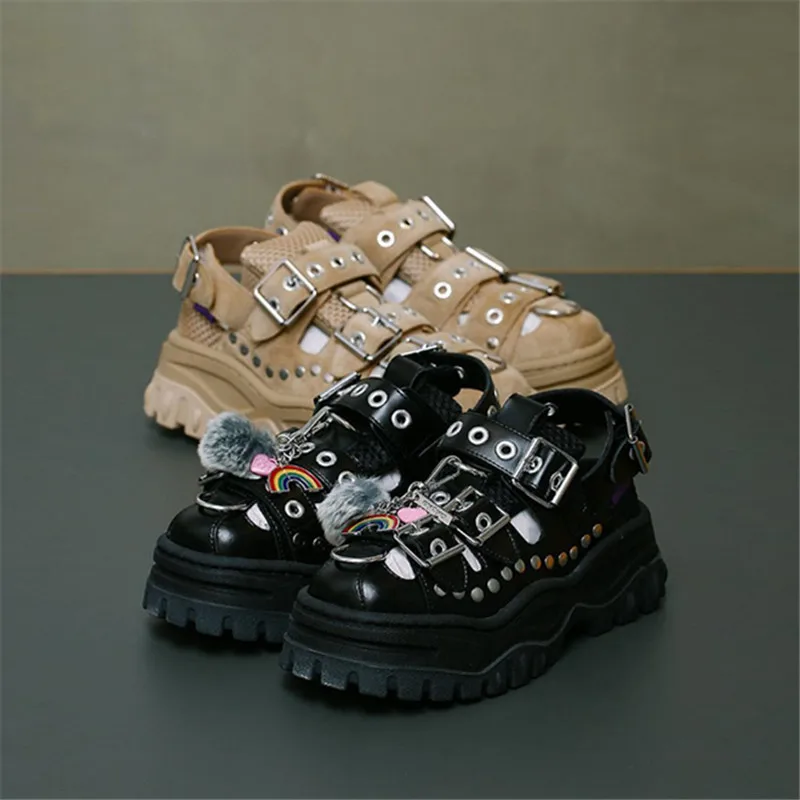Hollow Out Women Sandals Punk Style Platform Creepers Rivets Studded Summer Sandal Casual Flats Straps Ladies Shoes
Hollow Out Women Sandals Punk Style Platform Creepers Rivets Studded Summer Sandal Casual Flats Straps Ladies Shoes