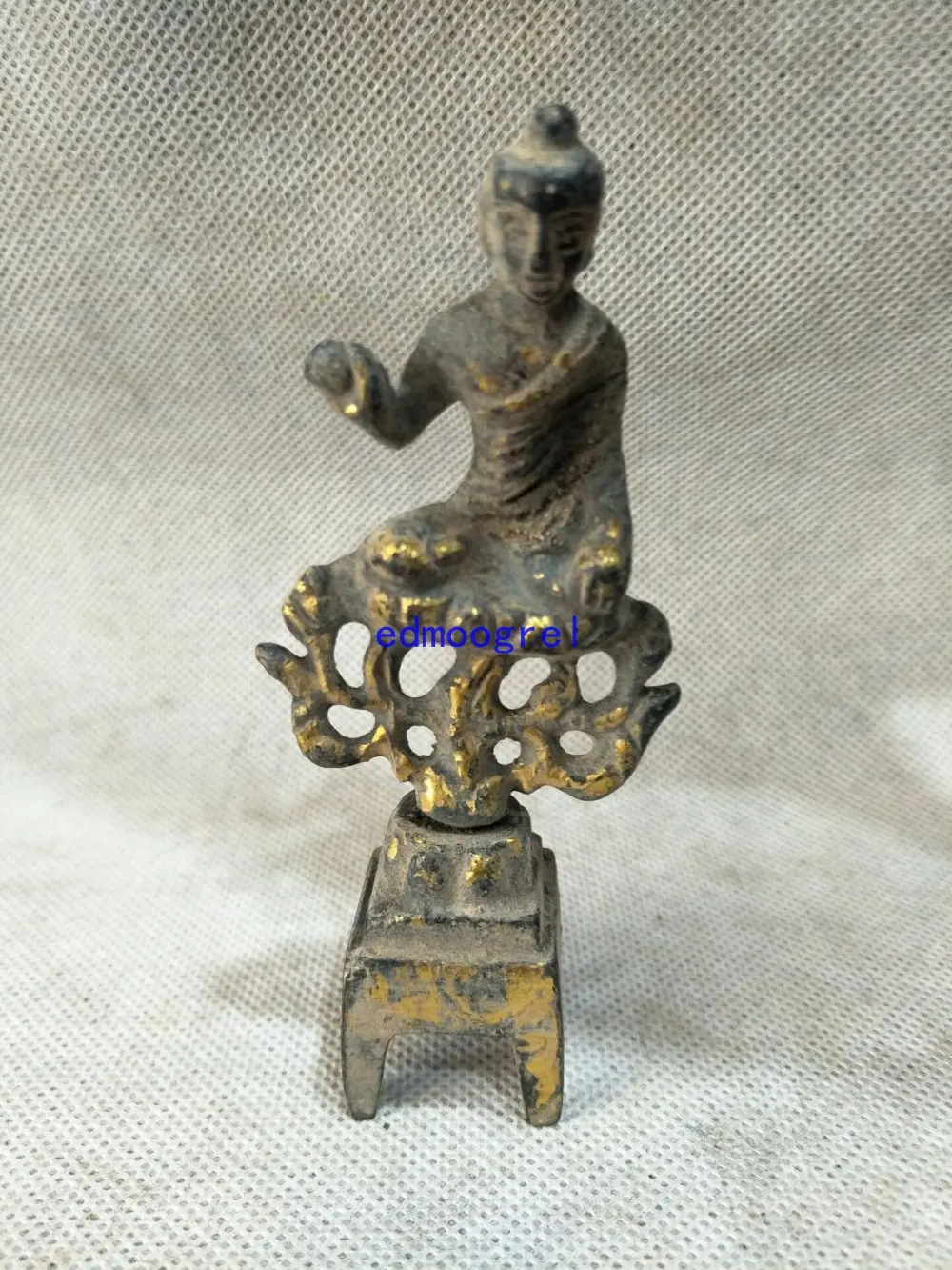 Rare Old Chinese JIndyansty(265--420) Bronze gilt Buddha statue / Sculpture,#02,with mark,Home decorations ornaments
Rare Old Chinese JIndyansty(265--420) Bronze gilt Buddha statue / Sculpture,#02,with mark,Home decorations ornaments