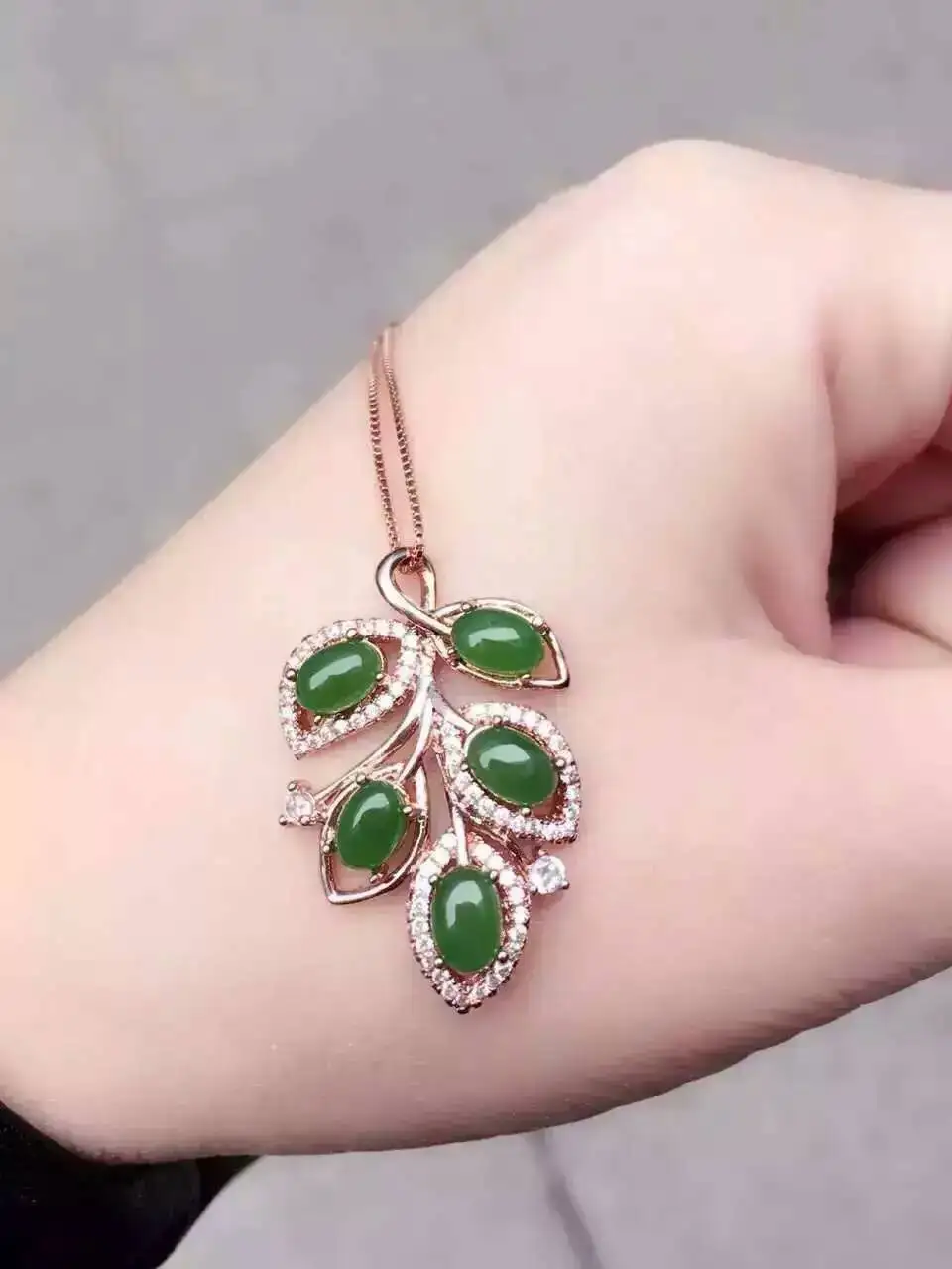 natural green jasper pendant S925 Sterling silver Natural gemstone Pendant Necklace trendy Big elegant leaves women girl jewelry
natural green jasper pendant S925 Sterling silver Natural gemstone Pendant Necklace trendy Big elegant leaves women girl jewelry