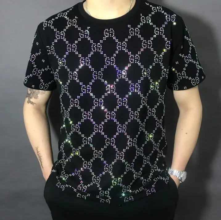 2021 New Tide Brand Letter Hot Drilling Short-sleeved Shirts Men Fashion Comfortable Cotton Nightclub Hair Stylist T-shirt Tops
2021 New Tide Brand Letter Hot Drilling Short-sleeved Shirts Men Fashion Comfortable Cotton Nightclub Hair Stylist T-shirt Tops