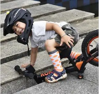 Unisex 3-6 Years Old Baby Professional Outdoor Sport Road Bike Socks Cycling Socks
Unisex 3-6 Years Old Baby Professional Outdoor Sport Road Bike Socks Cycling Socks