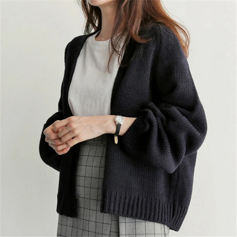 2020 Autumn Winter Women Lantern Sleeve V Neck Cardigan Sweaters Female Casual Knitted Sweaters Ladies Cotton Loose Sweaters O32
2020 Autumn Winter Women Lantern Sleeve V Neck Cardigan Sweaters Female Casual Knitted Sweaters Ladies Cotton Loose Sweaters O32