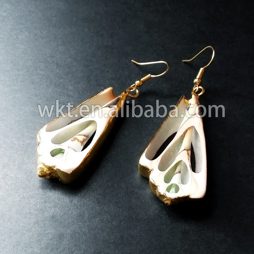 WT-E073 Newest Natural slice shell earrings with gold electroplated around trumpet earrings
WT-E073 Newest Natural slice shell earrings with gold electroplated around trumpet earrings