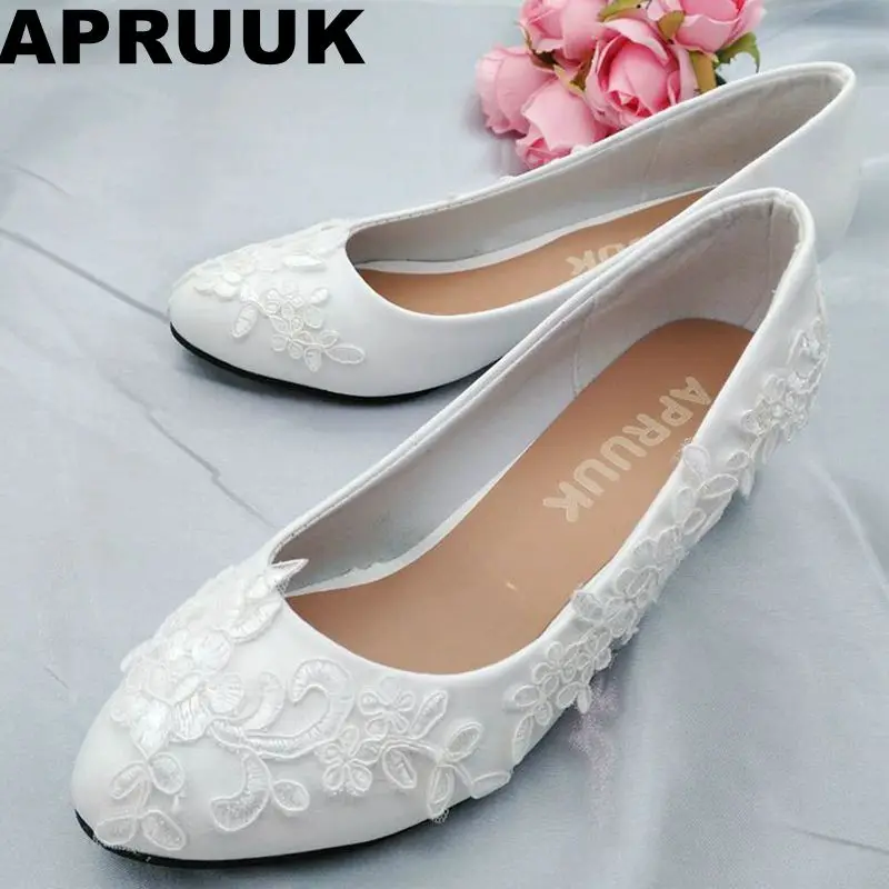 Low heel lace wedding shoes bride white color handmade fashion lady brides party proms dress shoes in stock drop shipping
Low heel lace wedding shoes bride white color handmade fashion lady brides party proms dress shoes in stock drop shipping