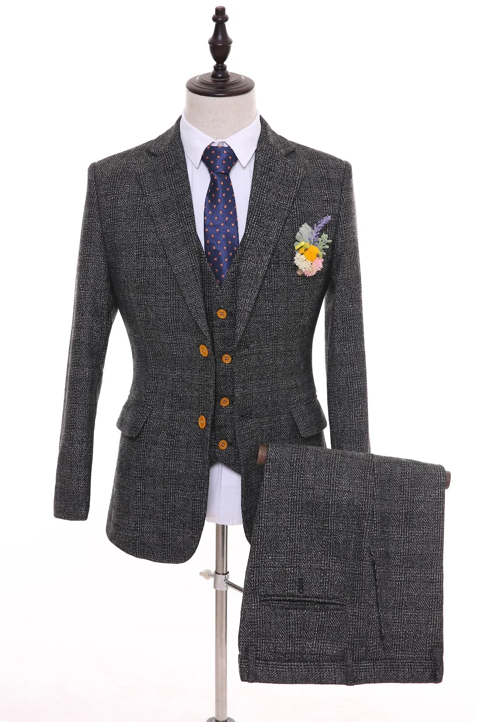 Grey Wool Tweed Men Slim Fit Suits Two Buttons Groom Tuxedos Mens Wedding Suits Notched Lapel Groom Wear Prom Suits For Men
Grey Wool Tweed Men Slim Fit Suits Two Buttons Groom Tuxedos Mens Wedding Suits Notched Lapel Groom Wear Prom Suits For Men