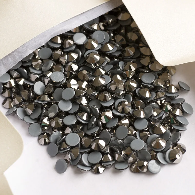 YANRUO Jet Hematite Strass Hot Fix Crystal Stones Flat Back Glass Beads Stones for Dress Designs Iron on Clothes Appliques DIY
YANRUO Jet Hematite Strass Hot Fix Crystal Stones Flat Back Glass Beads Stones for Dress Designs Iron on Clothes Appliques DIY