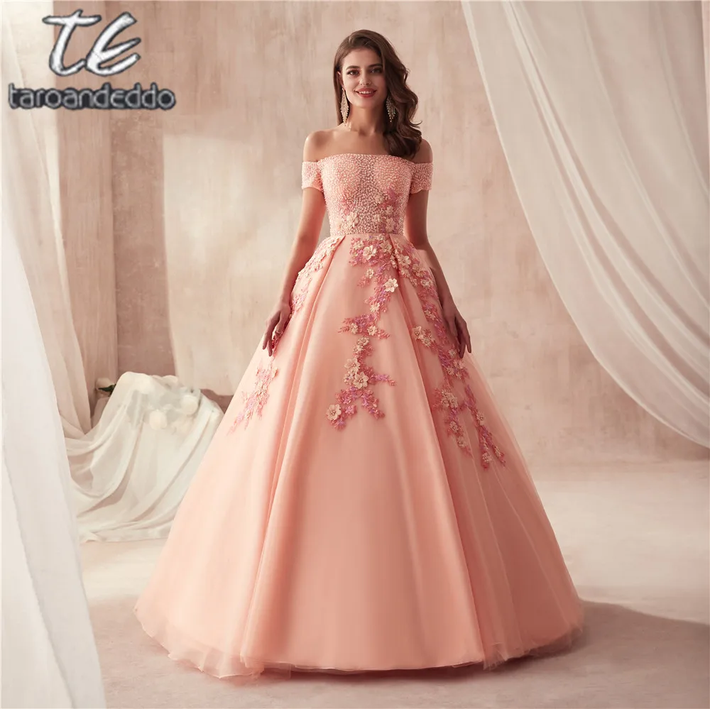 Off the Shoulder Short Sleeves Ball Gowns Prom Dress Peach Beading with Stunning 3D Lace Flowers Evening Gowns
Off the Shoulder Short Sleeves Ball Gowns Prom Dress Peach Beading with Stunning 3D Lace Flowers Evening Gowns