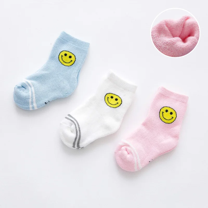 3 pair of winter group boys and girls cartoon lovely smiling face and thick warm baby Terry Cotton Socks
3 pair of winter group boys and girls cartoon lovely smiling face and thick warm baby Terry Cotton Socks