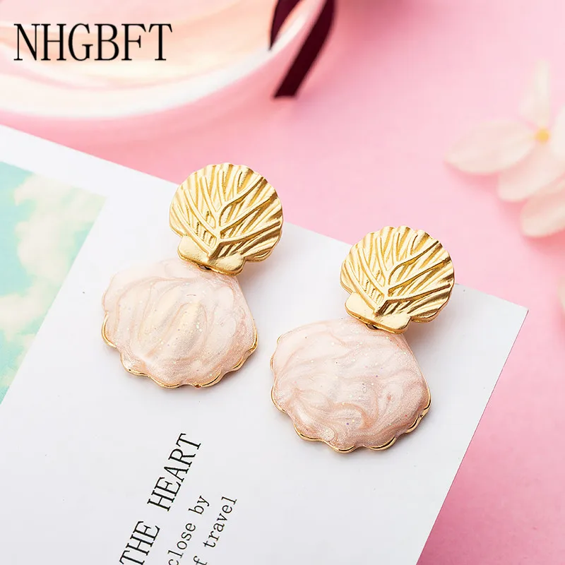 NHGBFT Temperament Shell shape Earrings For Womens Pink Wild Sequins Geometric Earring Female Elegant Statement Earrings
NHGBFT Temperament Shell shape Earrings For Womens Pink Wild Sequins Geometric Earring Female Elegant Statement Earrings