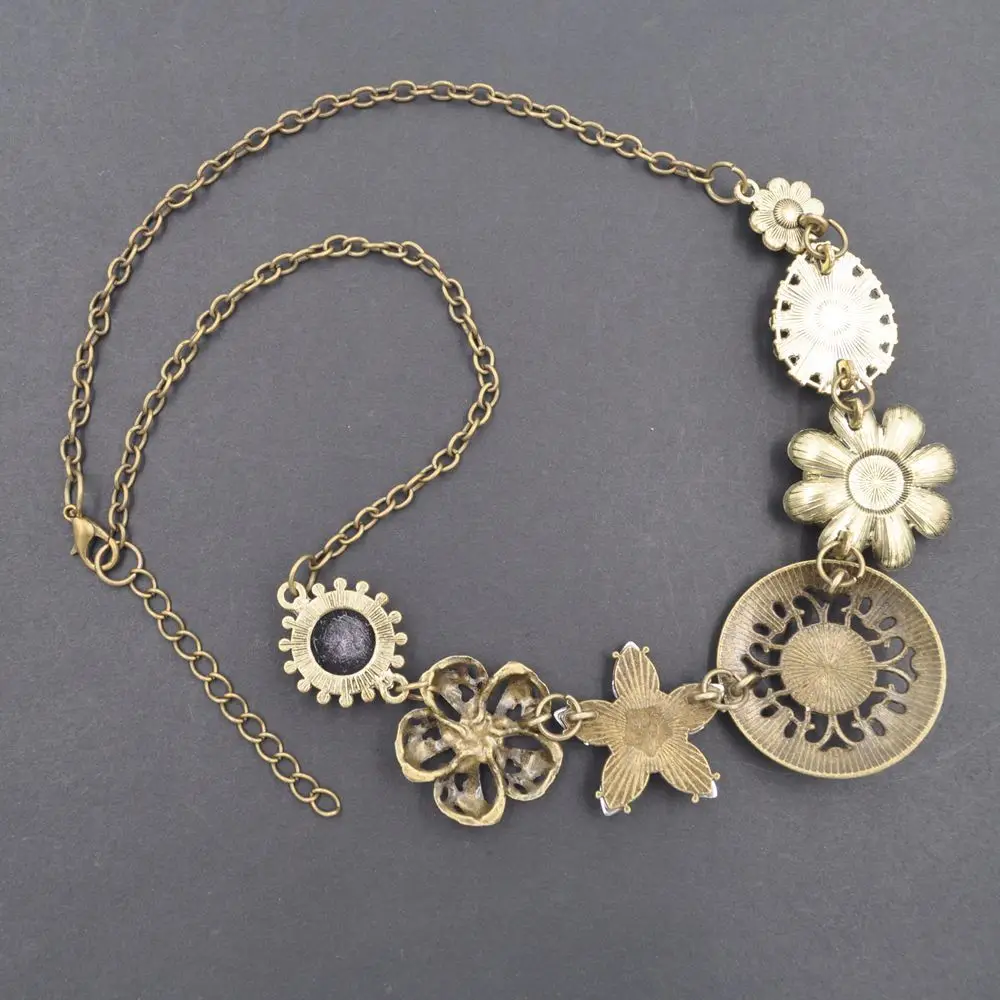 Bohemia Retro Crystal Multiple Flower Necklace Long Gold Chain Necklaces Womens Accessoires Girls Jewelry choker
Bohemia Retro Crystal Multiple Flower Necklace Long Gold Chain Necklaces Womens Accessoires Girls Jewelry choker
