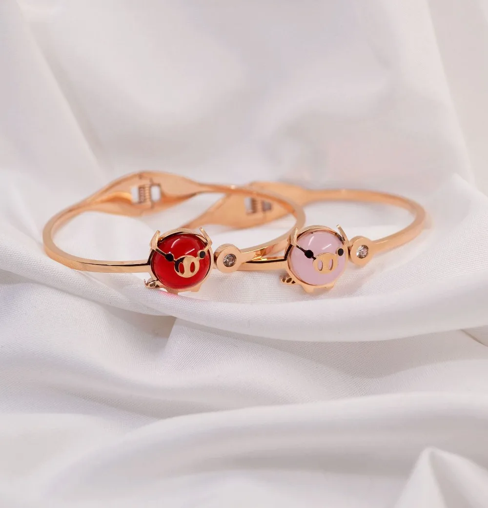 New Arrival 2019 Titanium Steel Red Piggy Bangle Gift Jewelry Rose gold color Red & Pink Pig Bracelet /Trendy Women Hand Jewelry
New Arrival 2019 Titanium Steel Red Piggy Bangle Gift Jewelry Rose gold color Red & Pink Pig Bracelet /Trendy Women Hand Jewelry