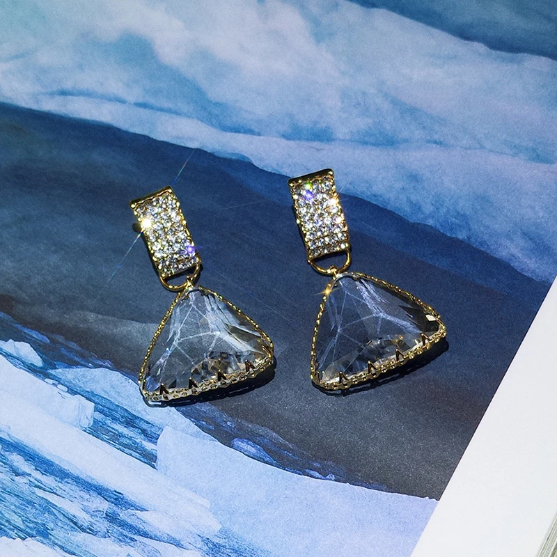 DREJEW Small Triangle Geometric Rhinestone Statement Earrings 2019 Alloy Crystal Drop Earrings for Women Fashion Jewelry HE457
DREJEW Small Triangle Geometric Rhinestone Statement Earrings 2019 Alloy Crystal Drop Earrings for Women Fashion Jewelry HE457