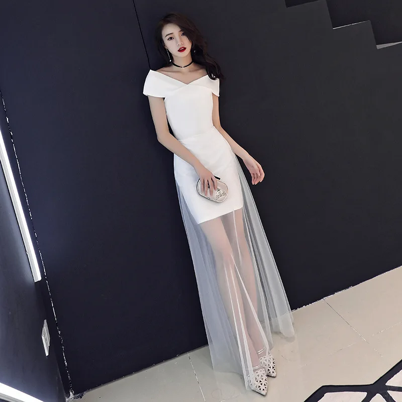 Oversize 3XL Black Chinese Oriental Wedding Female V-neck Slim Cheongsam Vintage Evening Dress Elegant Celebrity Banquet Dresses
Oversize 3XL Black Chinese Oriental Wedding Female V-neck Slim Cheongsam Vintage Evening Dress Elegant Celebrity Banquet Dresses