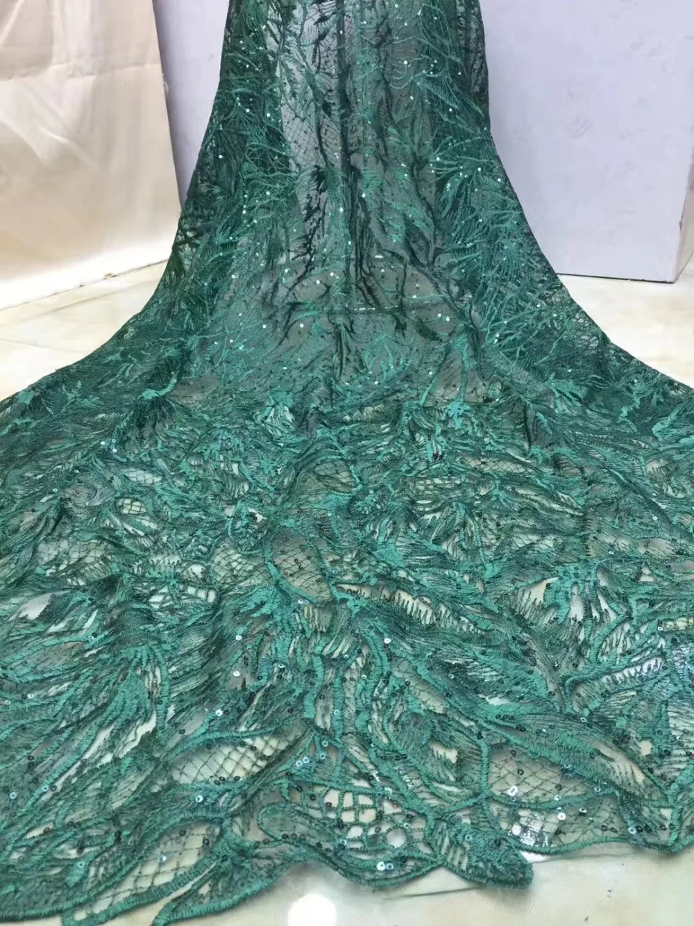 2018 African Lace High Quality French Lace Fabric With Sequins Green Color African Lace Fabric For Nigerian Wedding Dress AFFJF
2018 African Lace High Quality French Lace Fabric With Sequins Green Color African Lace Fabric For Nigerian Wedding Dress AFFJF