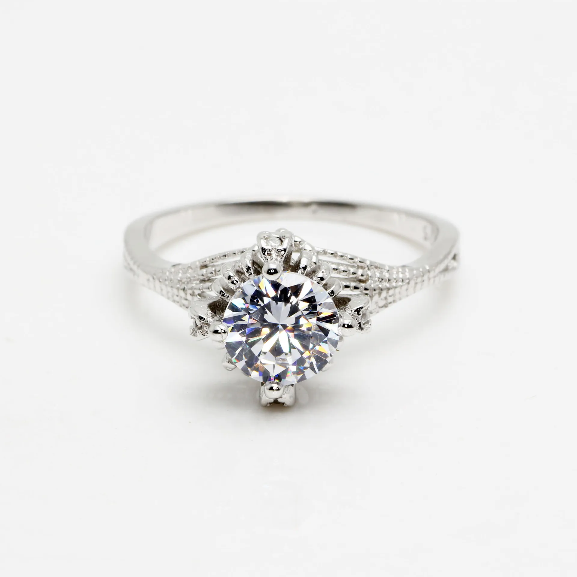 Classic Romantic Wedding Rings Luxury Brand Jewelry Cz Zirconia Ring For Women Men Silver Color Ring Accessories Anel Party Gift
Classic Romantic Wedding Rings Luxury Brand Jewelry Cz Zirconia Ring For Women Men Silver Color Ring Accessories Anel Party Gift