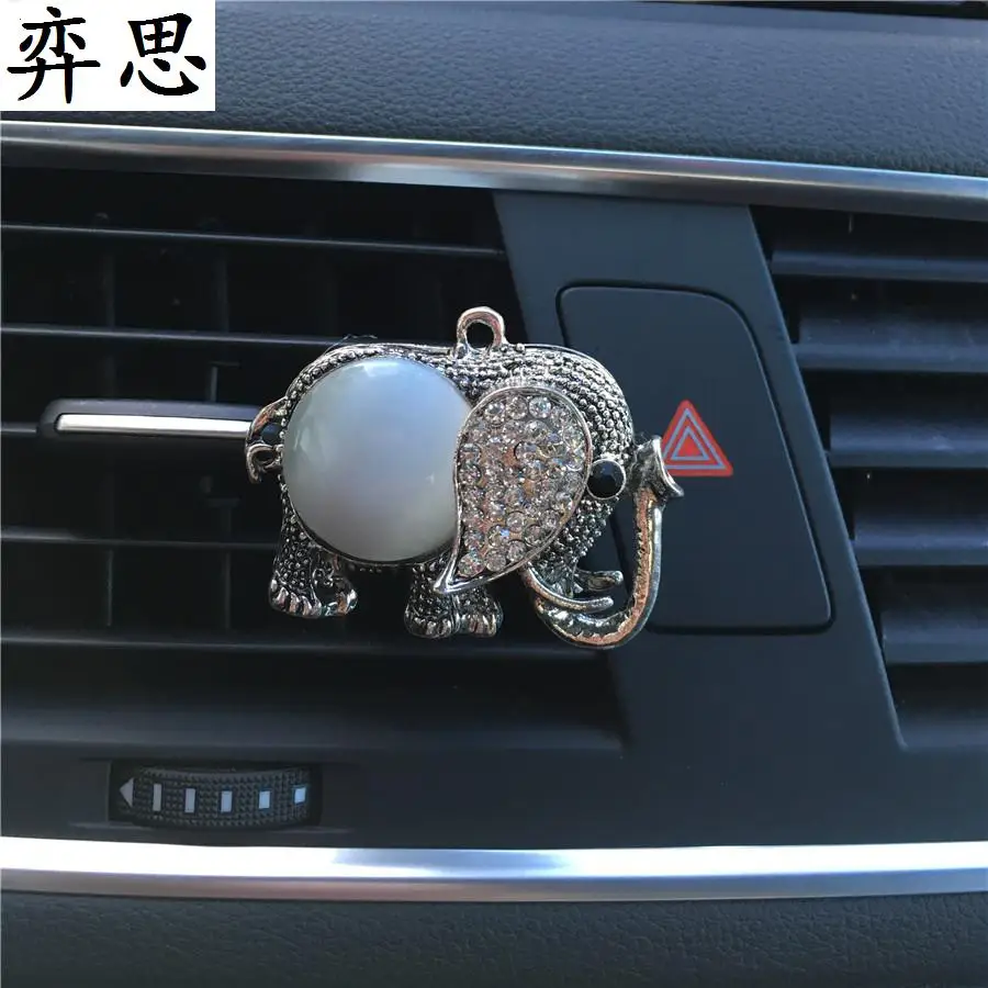 Retro Metal elephant Car styling Ornaments Peacock shape Automobile air conditioner perfume clip Men and women car perfume
Retro Metal elephant Car styling Ornaments Peacock shape Automobile air conditioner perfume clip Men and women car perfume