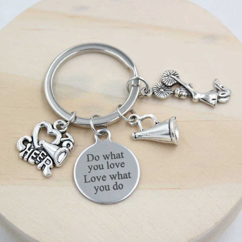 1PC New Arrival Stainless Steel Key Ring Megaphone I love Cheer Key Chain Keyring Chearleaders Gifts for Men Women Jewelry
1PC New Arrival Stainless Steel Key Ring Megaphone I love Cheer Key Chain Keyring Chearleaders Gifts for Men Women Jewelry