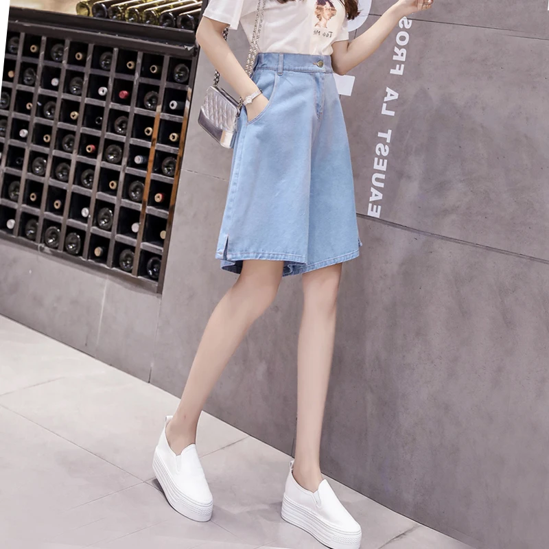 High Waist Women Denim Half Shorts Sale New Korean Retro Female Summer Casual Wear A-line Wide Leg Thin Loose Knee Length Shorts
High Waist Women Denim Half Shorts Sale New Korean Retro Female Summer Casual Wear A-line Wide Leg Thin Loose Knee Length Shorts