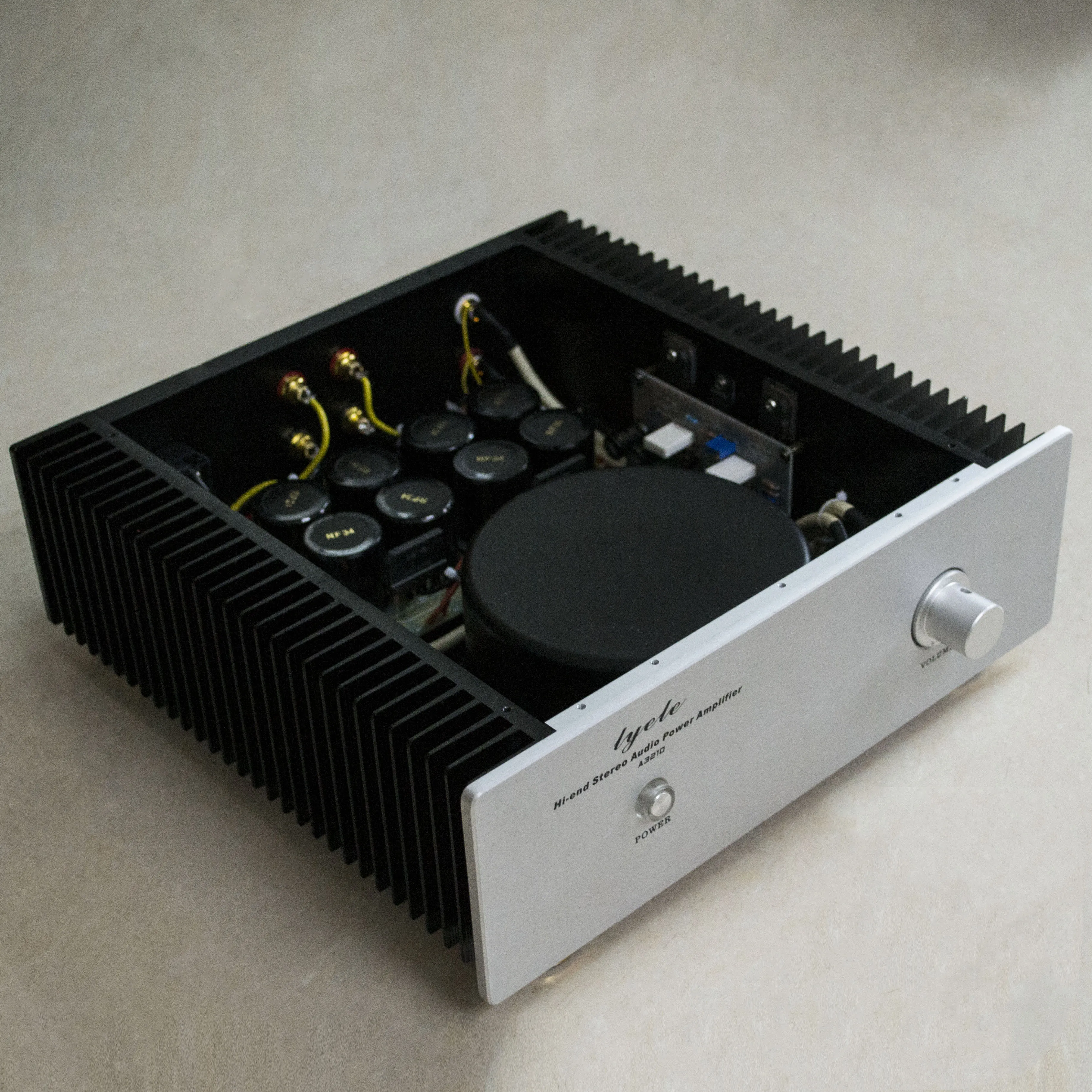 Новый готовый A30 FET Pure Class A 30W усилитель стерео Hi-Fi усилитель мощности аудио
Новый готовый A30 FET Pure Class A 30W усилитель стерео Hi-Fi усилитель мощности аудио
