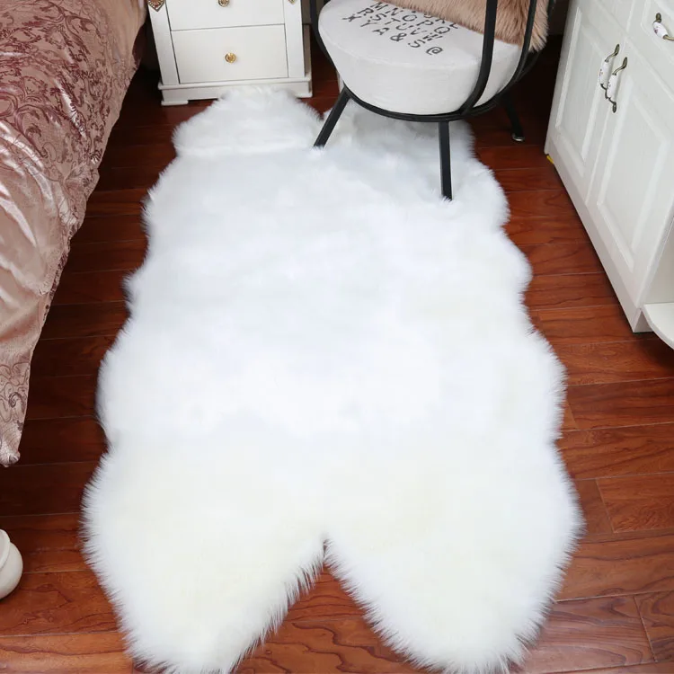Nordic imitation wool carpet plush carpet tatami bed LIVINGROOM bedroom rug tea table bedroom window long hair tapetes custom
Nordic imitation wool carpet plush carpet tatami bed LIVINGROOM bedroom rug tea table bedroom window long hair tapetes custom