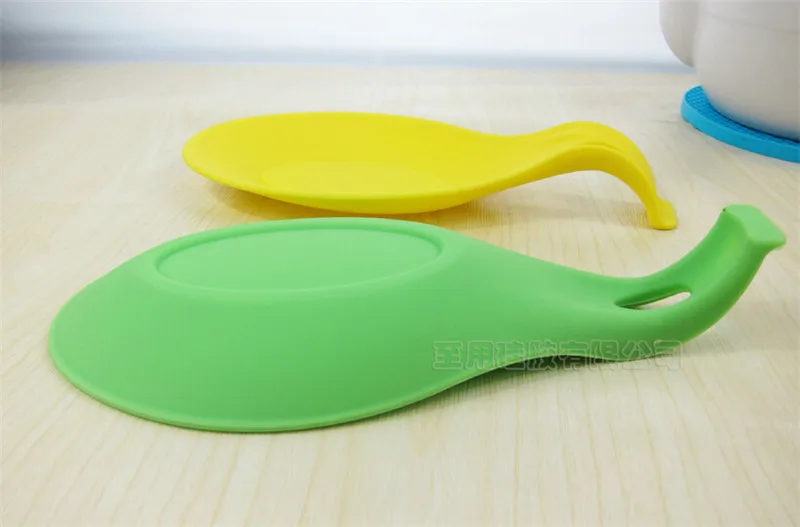 1pcs Spoon Holder Colorful Silicone Spoon Pad Placers Insulation Mat Non-Slip Heat Resistant Mat Placemat Coaster Tray
1pcs Spoon Holder Colorful Silicone Spoon Pad Placers Insulation Mat Non-Slip Heat Resistant Mat Placemat Coaster Tray