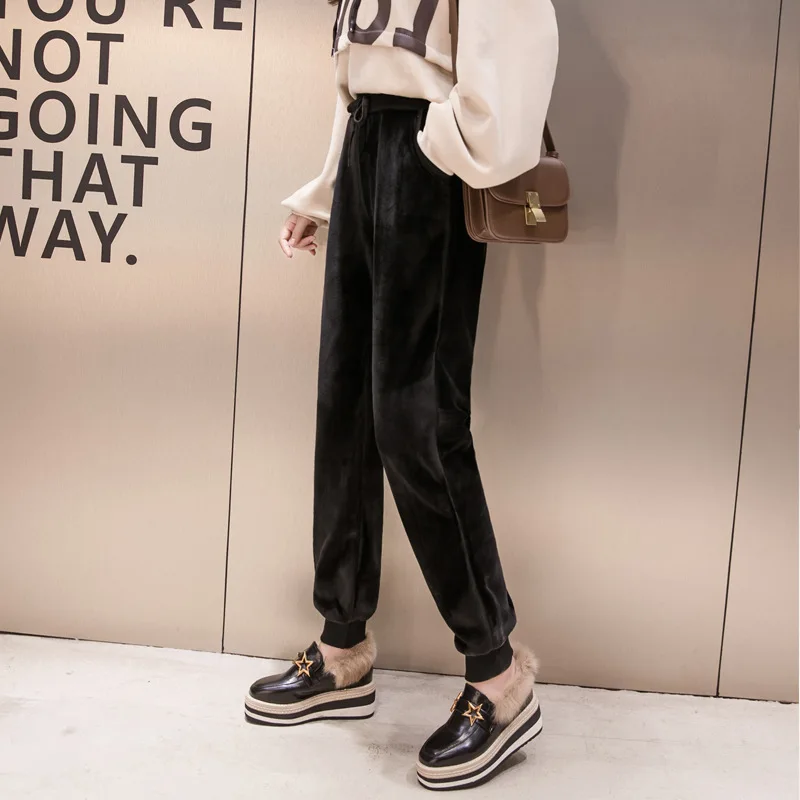 Autumn and winter plus velvet thickening sports casual pants female 2018 Wei pants loose wide leg gold velvet harem pants
Autumn and winter plus velvet thickening sports casual pants female 2018 Wei pants loose wide leg gold velvet harem pants